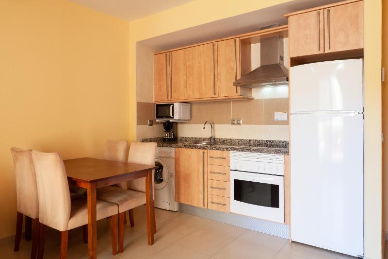 One-Bedroom Apartment image 3