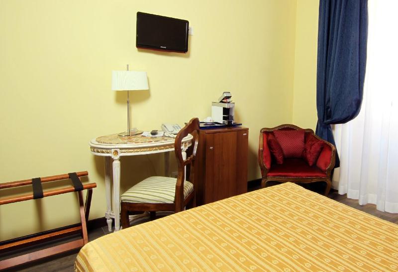 Single Room image 3