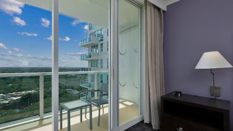King Room with Bay View and Balcony image 4