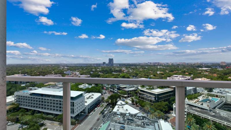 King Suite with Sofa Bed and Balcony - City View image 3