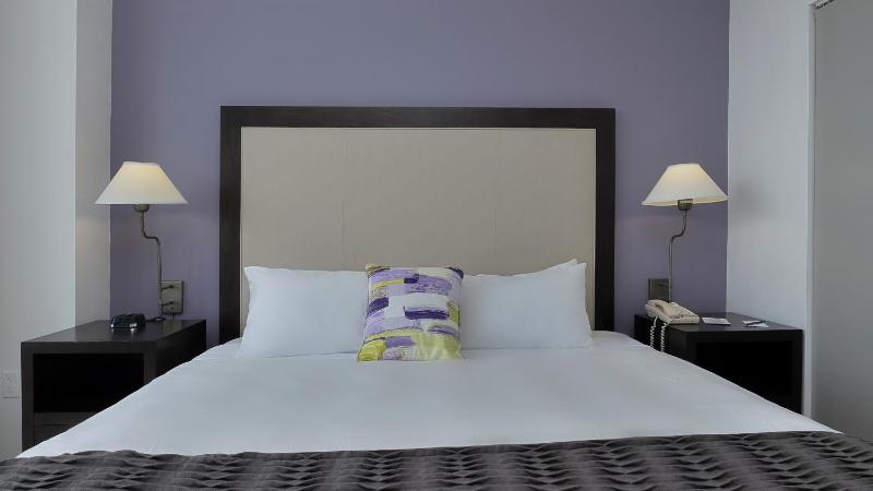 King Room with City View and Balcony image 2