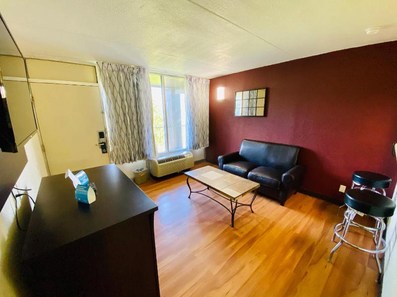 King Studio Suite - Non-Smoking image 4