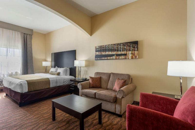 King Room with Bath Tub - Disability Access/Non-Smoking image 3