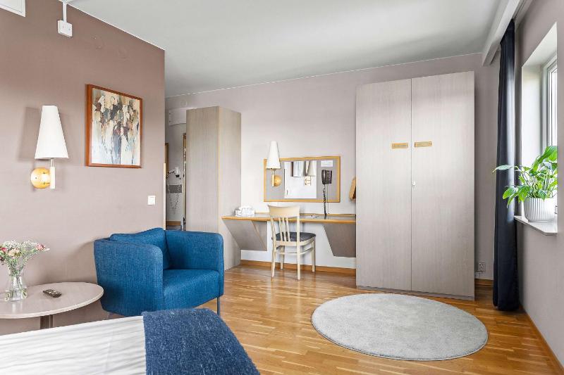 Single Room  image 3