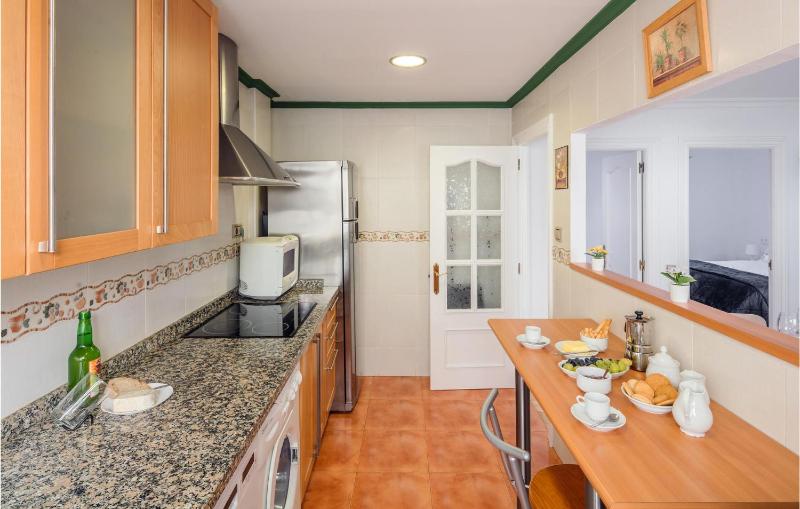 2 Bedroom Beautiful Apartment In Oviedo - image 9
