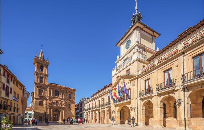 2 Bedroom Beautiful Apartment In Oviedo - image 12