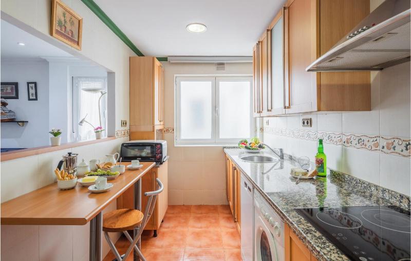 2 Bedroom Beautiful Apartment In Oviedo - image 14