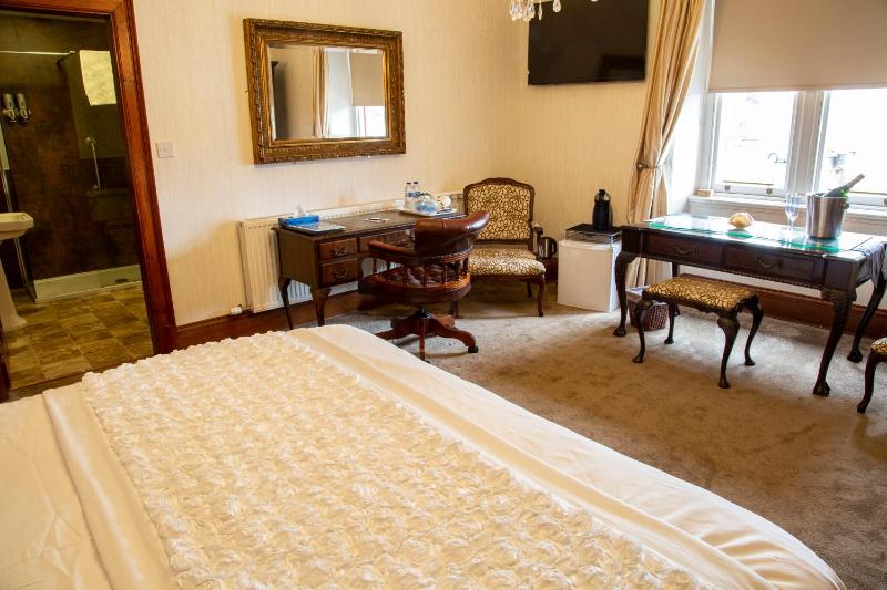 Superior King Room image 1
