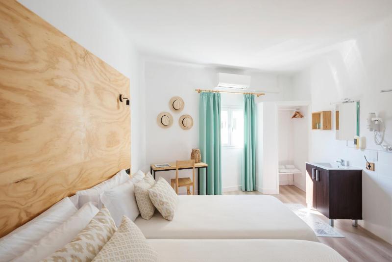 Double Room image 2