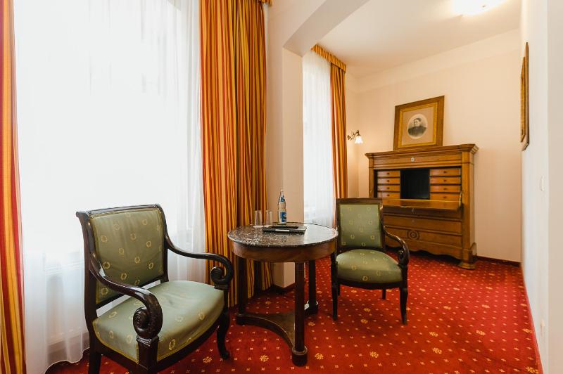 Double Room image 4