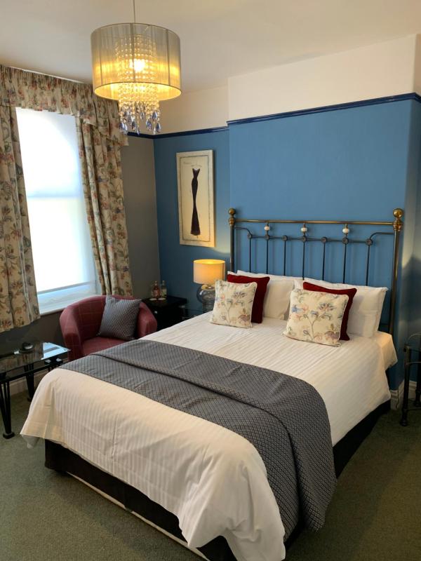 Superior Double Room image 3