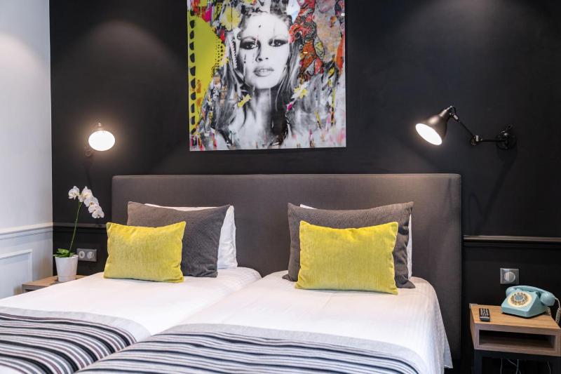 Classic Double or Twin Room image 3