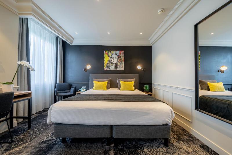 Classic Double or Twin Room image 2
