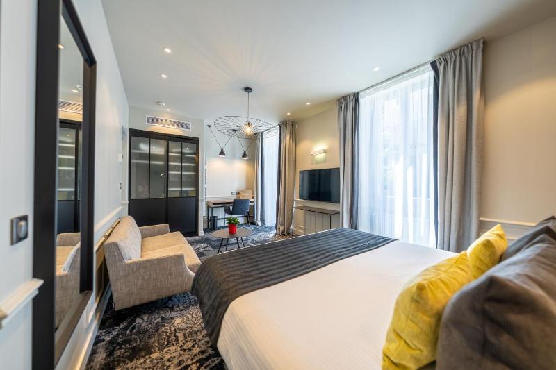 Privilege Double Room image 2