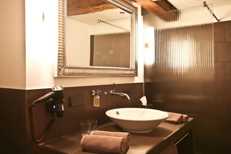Double Room with Private Bathroom image 3