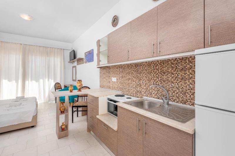 Superior Double with Private Pool & Pool View image 2