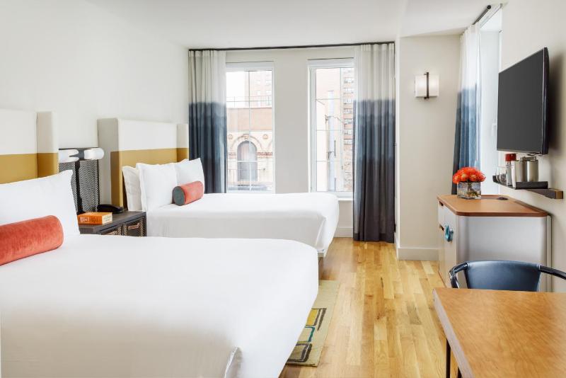 Standard Queen Room with Two Queen Beds and City View image 3