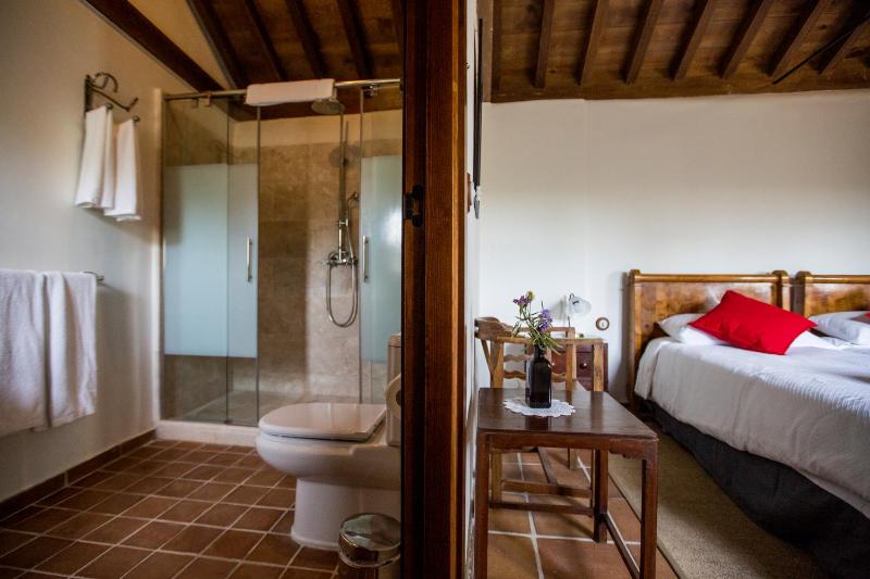 Standard Double or Twin Room image 4