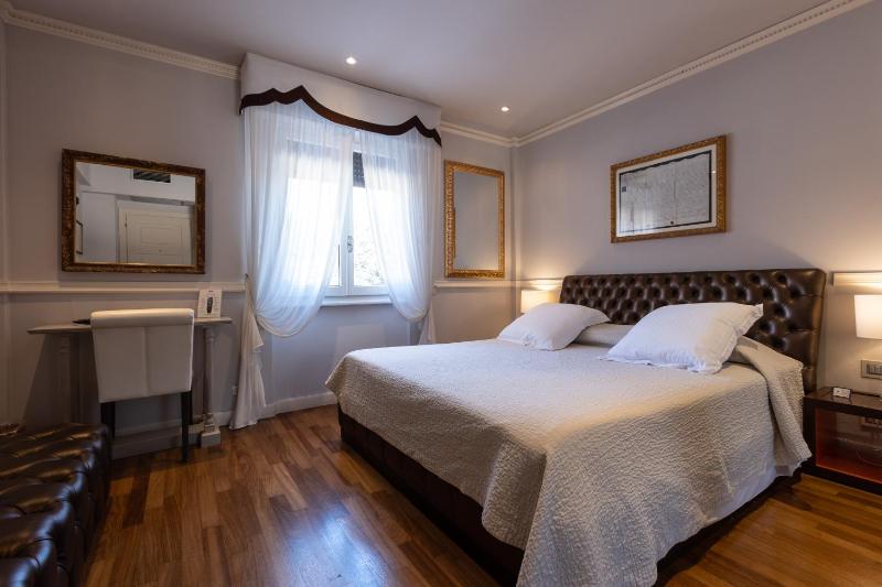 Superior Double Room image 1