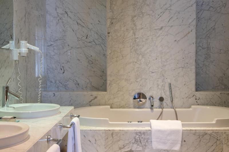 Superior Suite image 4