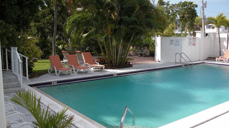 Olde Marco Inn & Suites - image 16