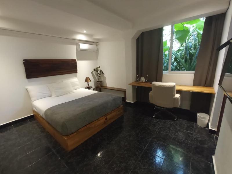 Cinco Hotel B&B - image 9