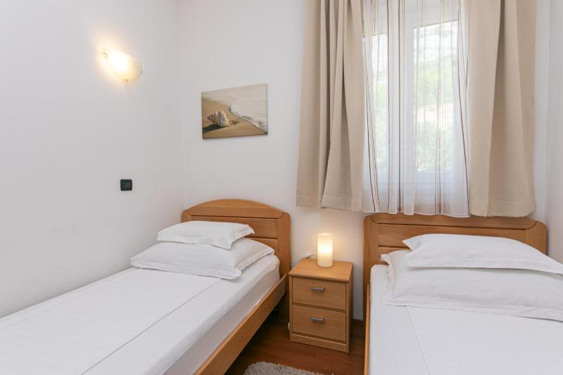 Family-friendly apartments with swimming pool Brela Makarska - 20066 - image 30