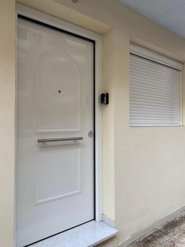 Studio Apartment image 2