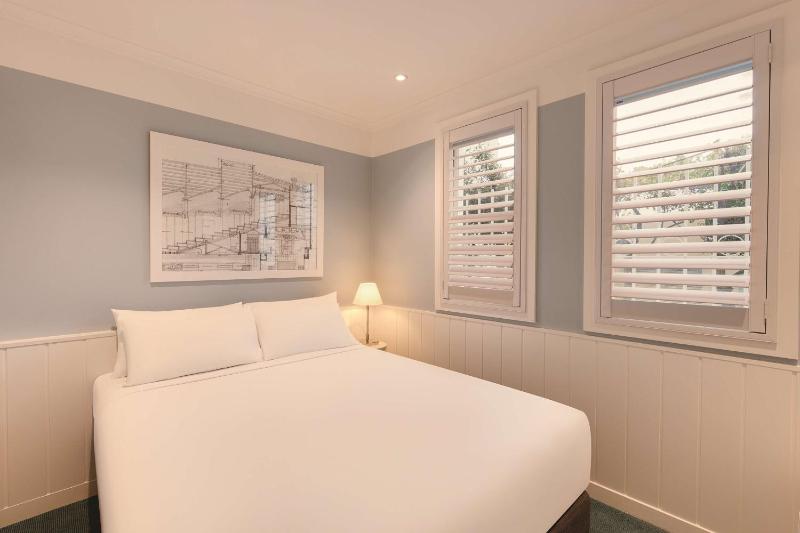 Studio Executive Room image 3