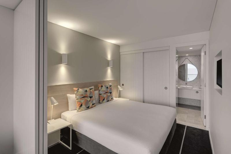 One-Bedroom Apartment image 4