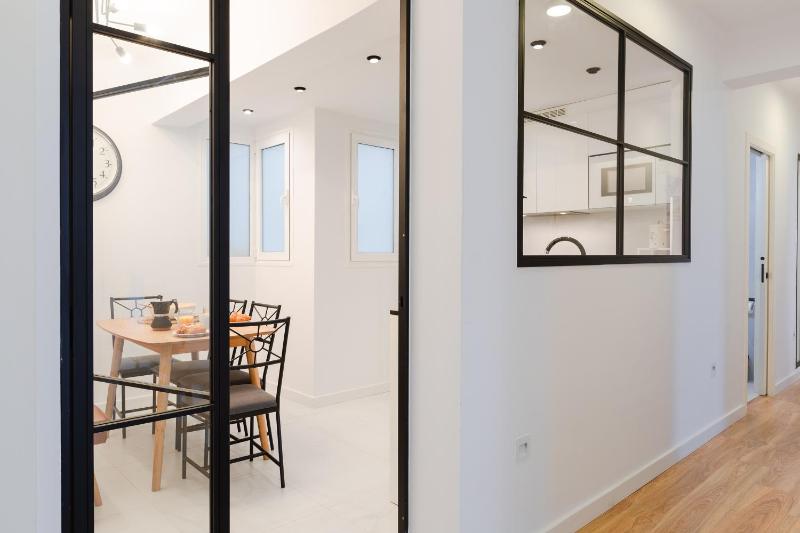 Malagaflat Design Apartment 3 Bedrooms City Centre - image 4