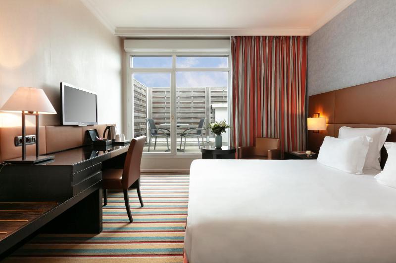 Superior Room with Casino & Spa access - Situated in the hotels extension image 3