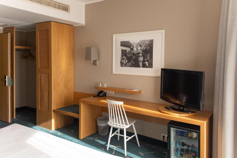 Standard Double or Twin Room with Spa Access image 3
