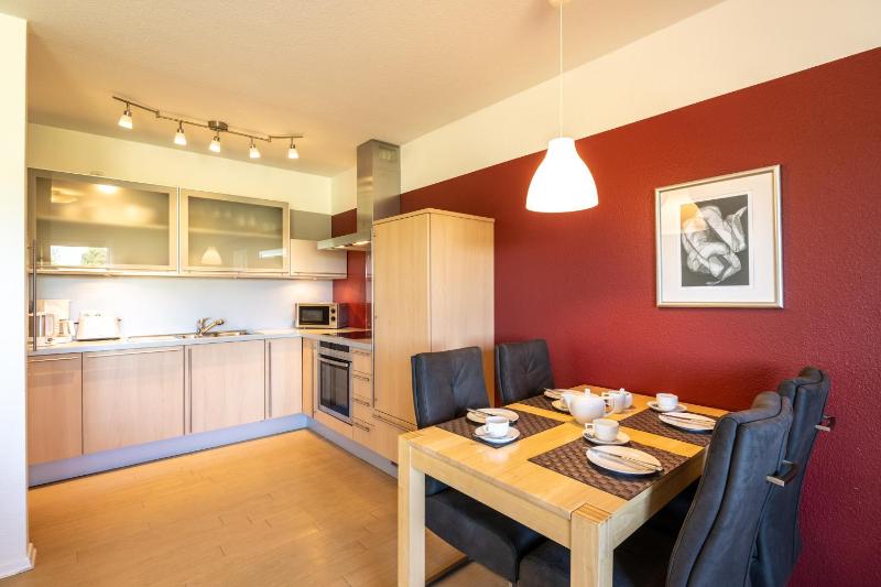 Apartment with Mountain View image 3