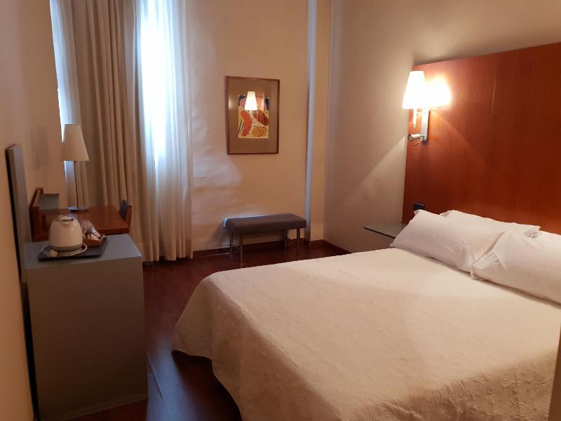 Deluxe Double Room with Shower image 1