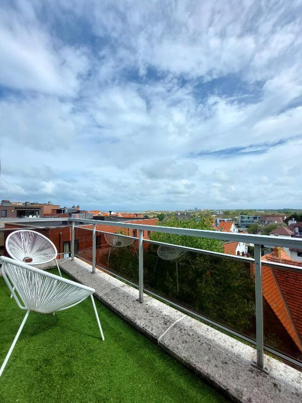 Penthouse VI - image 6