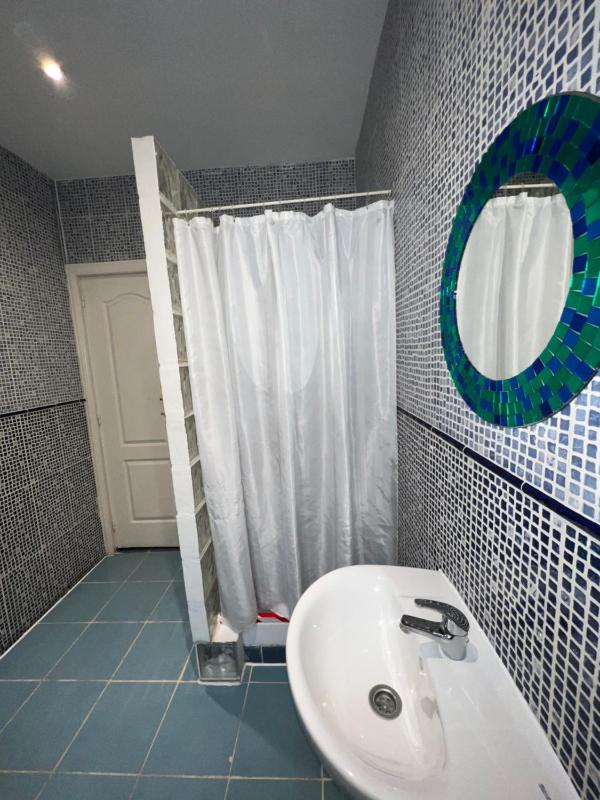 Doble Room with Extra Bed and Shared Bathroom image 4