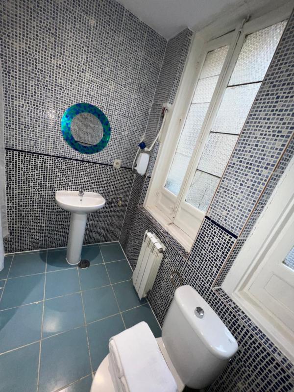 Exterior Double Room with Balcony and Shared Bathroom image 4