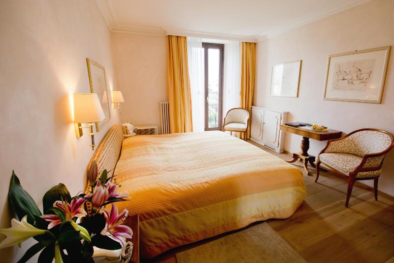 Small Double Room image 1