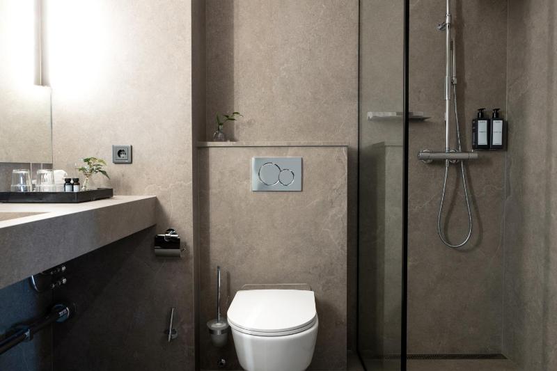 Double Room with Garden View image 3