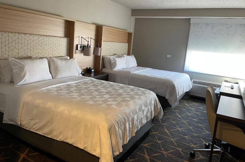 Standard Room with Two Queen Beds image 3