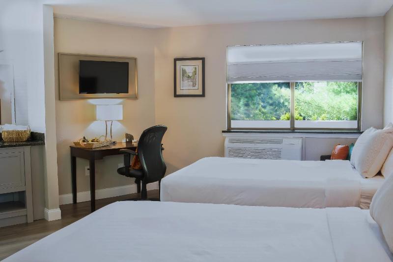 Double Room with Two Double Beds - Non-Smoking image 3