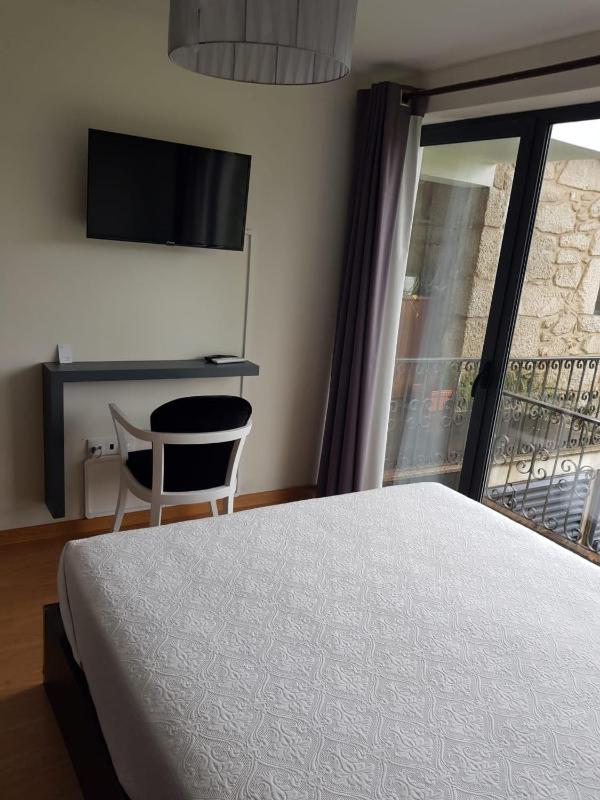 Family Suite with Balcony image 4