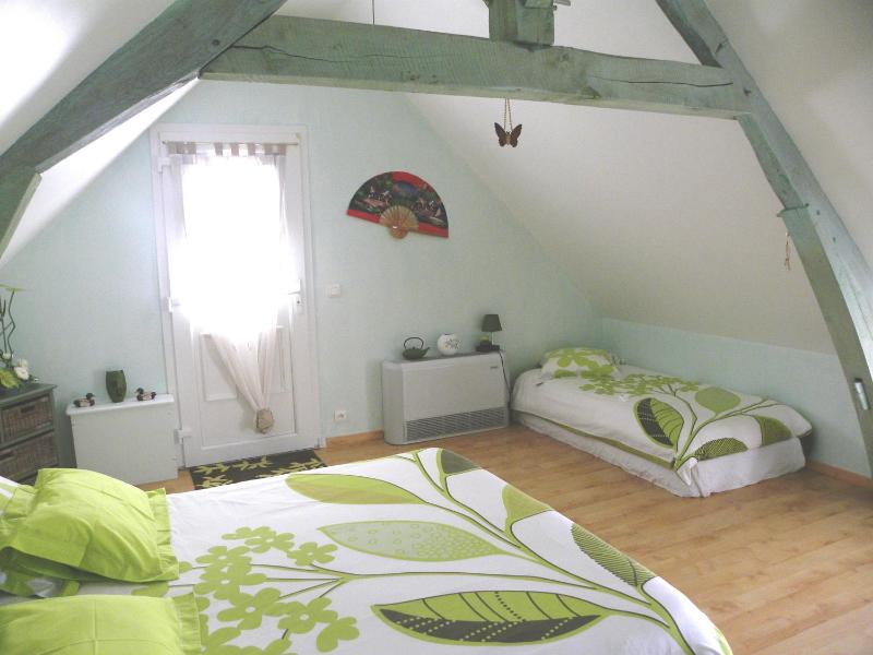 Deluxe Double Room (2 Adults + 1 Child) image 4