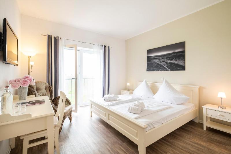 Double Room image 4
