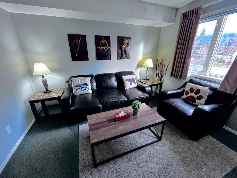 Canadian Rockies Chalets by Trilink - 2 & 3 Bedroom Condos - Self Check-In - Walking Distance to Downtown - Free Parking - Pet-Friendly - No AC - image 22
