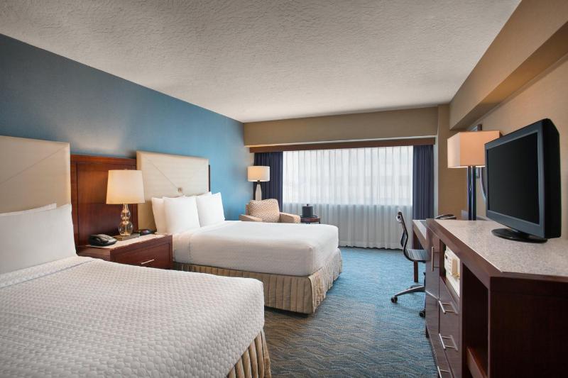 Standard Double Room with Two Double Beds image 2