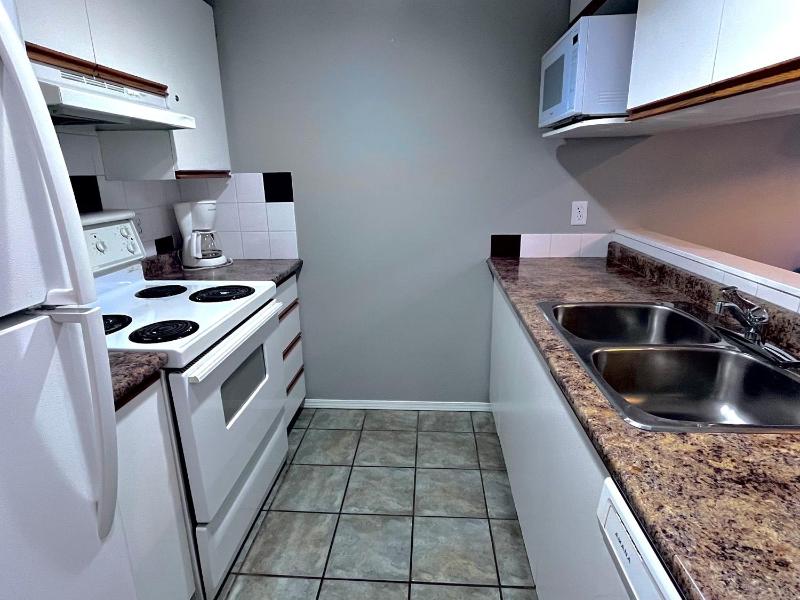 Canadian Rockies Chalets by Trilink - 2 & 3 Bedroom Condos - Self Check-In - Walking Distance to Downtown - Free Parking - Pet-Friendly - No AC - image 40