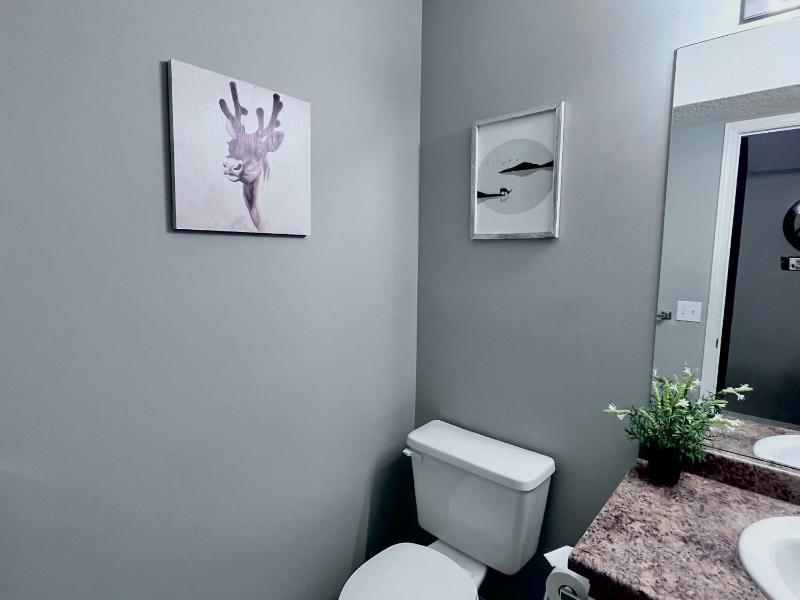 Canadian Rockies Chalets by Trilink - 2 & 3 Bedroom Condos - Self Check-In - Walking Distance to Downtown - Free Parking - Pet-Friendly - No AC - image 27