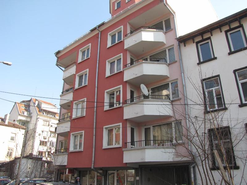 Superior One-Bedroom Apartment image 3